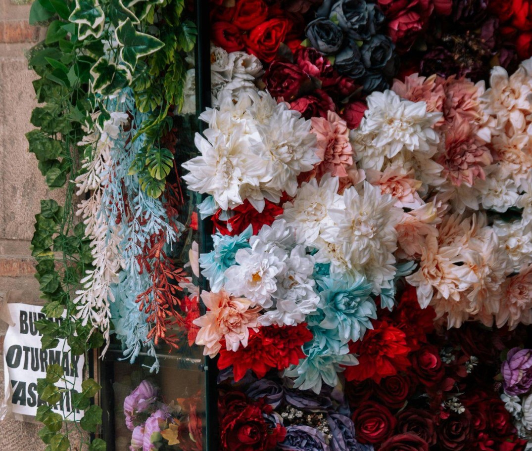 Transform Your Fall and Halloween Décor with Fake Flowers